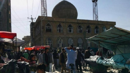 Afganistan Kunduz'da camide patlama: 30 ölü
