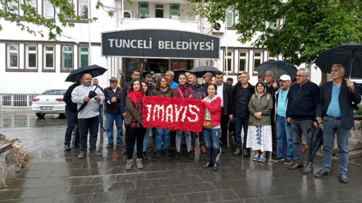 Tunceli'de kutlamalar 1 Mayıs anıtına çelenk bırakılarak başladı