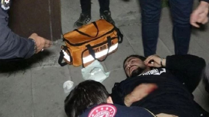 Erzurum'da bir genci küpe taktığı için bıçakladılar
