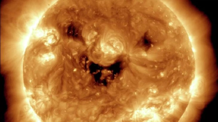 NASA, Güneş'in 'gülüşünü' yakaladığı fotoğrafı paylaştı