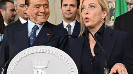 İtalya'da sağcıların koalisyon hükümeti kuruldu