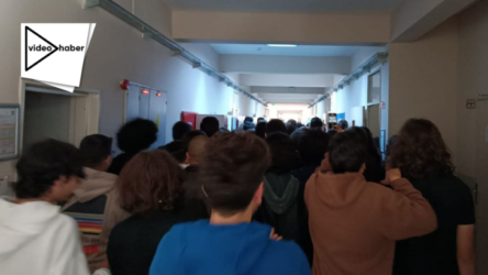 Bornova Anadolu Lisesi’nde öğrenciler ayağa kalktı: Soygun düzenine son!