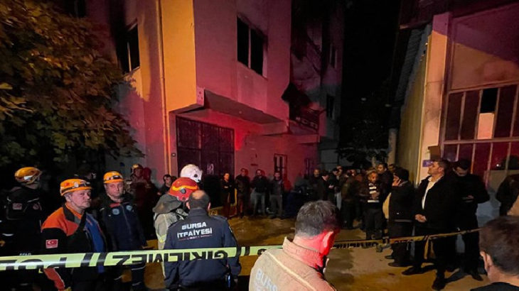 Bursa'da bir evde yangın çıktı: 8'i çocuk 9 kişi hayatını kaybetti