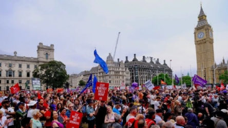 İngiltere'de emekçiler grevde: Hükümet, Acil Durum Komitesi'ni topladı
