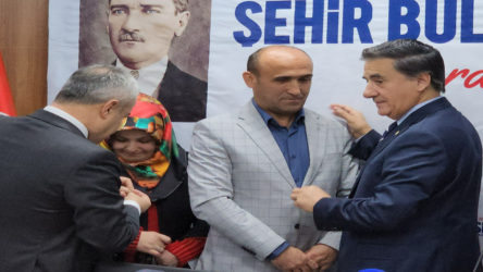 Karabük'te 25 kişi İYİ Parti’den istifa edip AKP'ye geçti