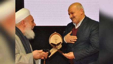 AKP’li belediyenin daire başkanı, Yusuf Ziya Gümüşel için 'dua' istedi!