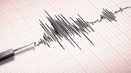 İran'da deprem: 2 kişi yaşamını yitirdi, 122 kişi yaralandı