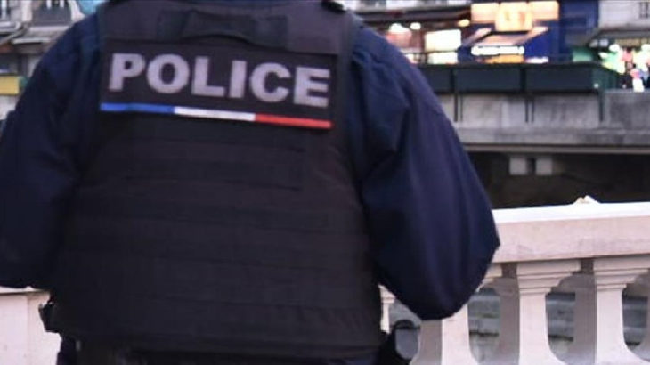 Paris'te bıçaklı saldırı: Çok sayıda yaralı