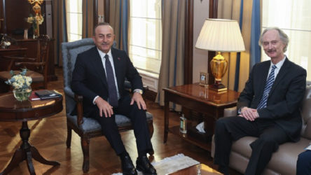 Çavuşoğlu, BM Genel Sekreteri'nin Suriye Özel Temsilcisi'yle görüştü