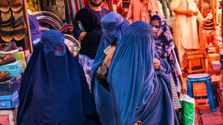 Diyanet'in ağırladığı Taliban'dan peçesiz kadınlara kırbaç cezası!