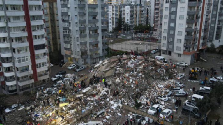 Cumhurbaşkanı Yardımcısı Fuat Oktay: 284 can kaybı, 2 bin 323 yaralı var, 1710 bina yıkıldı