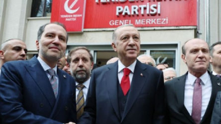 1 yıl önce Erbakan: Erdoğan'ın 3. kez aday olması mümkün gözükmüyor