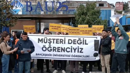 Bahçeşehir Üniversitesi öğrencileri fahiş zamlara karşı eylemde