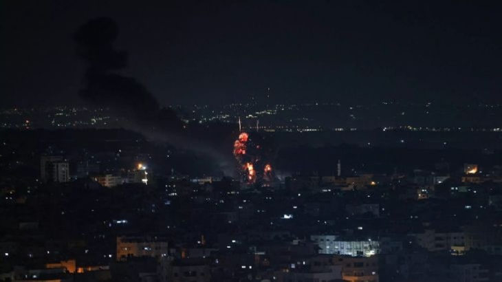 İsrail, abluka altındaki Gazze Şeridi'ne saldırdı