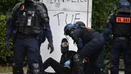 Fransa'daki protestolarda 1000 kişi gözaltına alındı