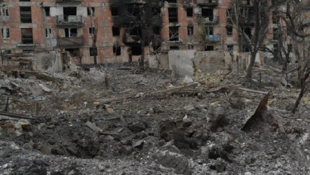 Ukrayna ordusu Donetsk'i misket bombalarıyla vurdu